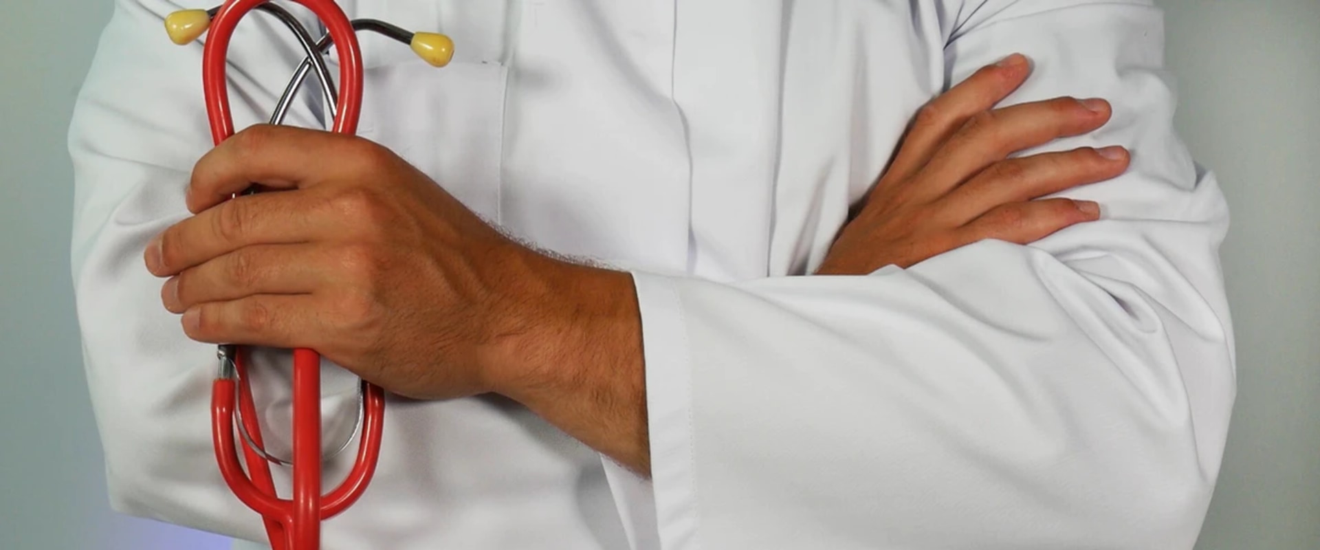 Networking with Medical Professionals Through Volunteer Opportunities and Pro Bono Work